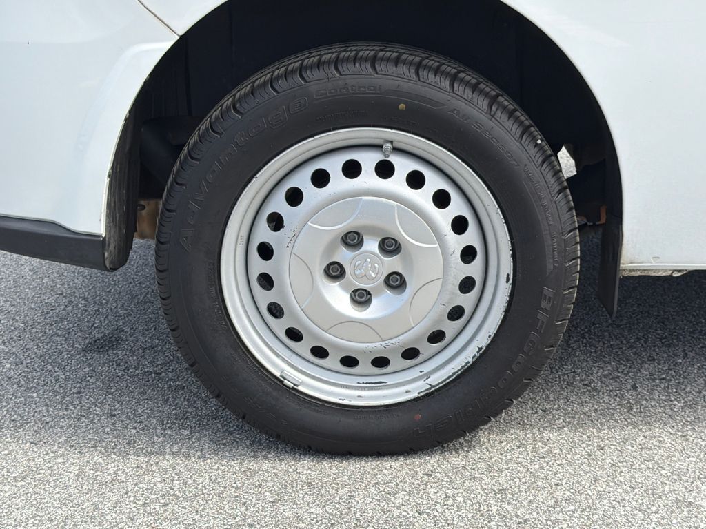 Used 2022 White Ram Base image 16