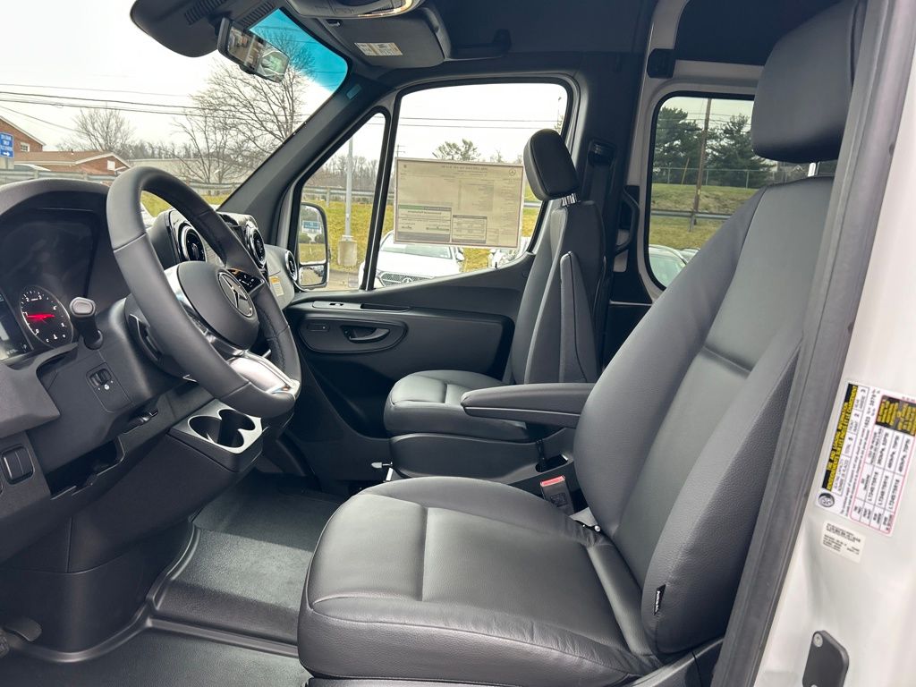 2026 Mercedes-Benz Sprinter 2500 Crew 144 WB - 8