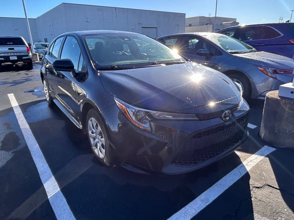 2022 Toyota Corolla LE 2