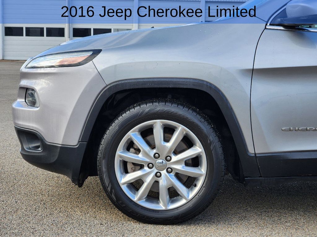 2016 Jeep Cherokee Limited 8