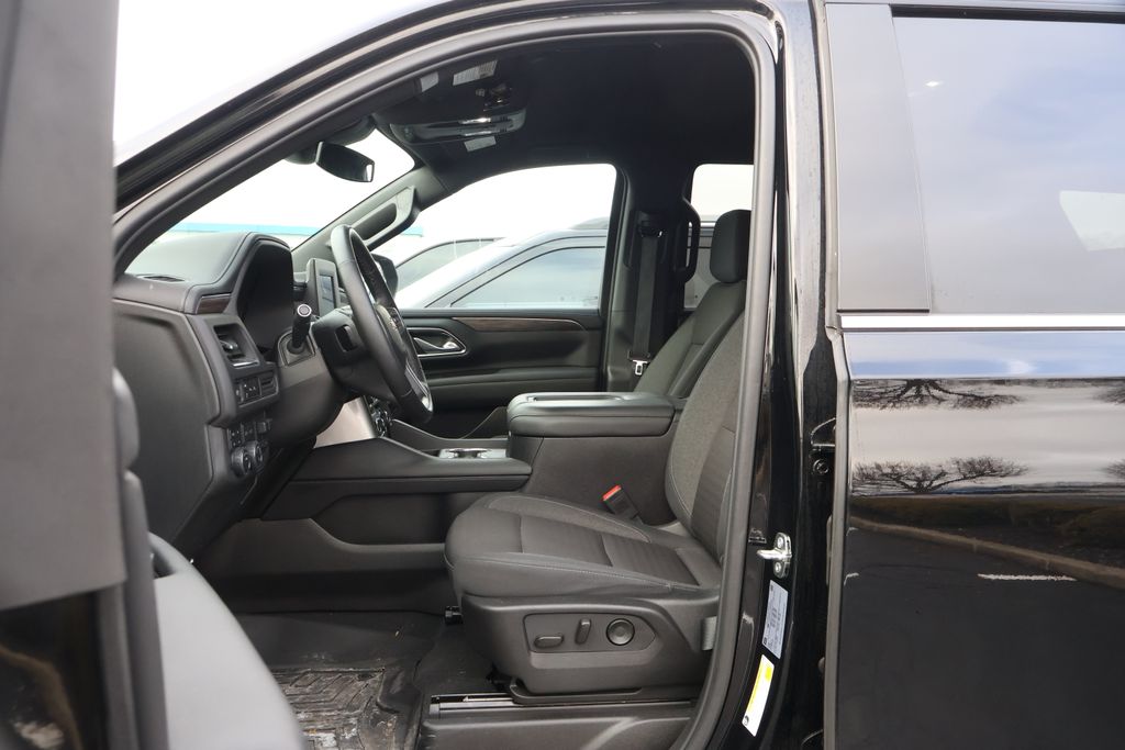 Thumbnail: 2023 Chevrolet Tahoe - 14