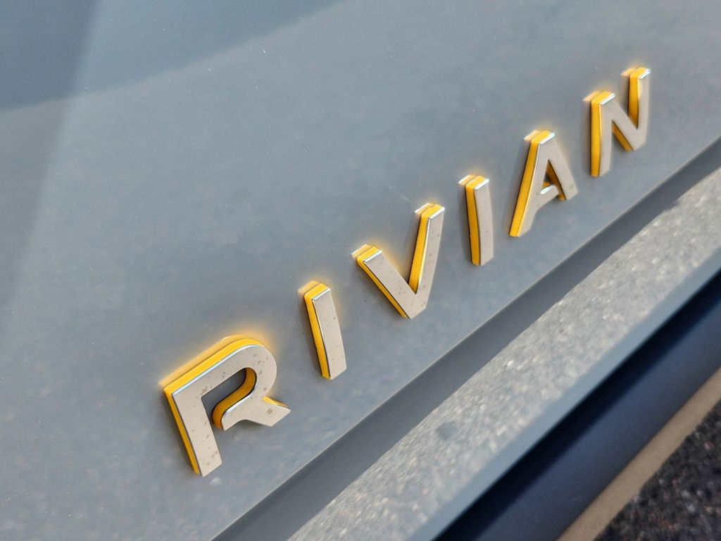 2022 Rivian R1S Launch Edition 12