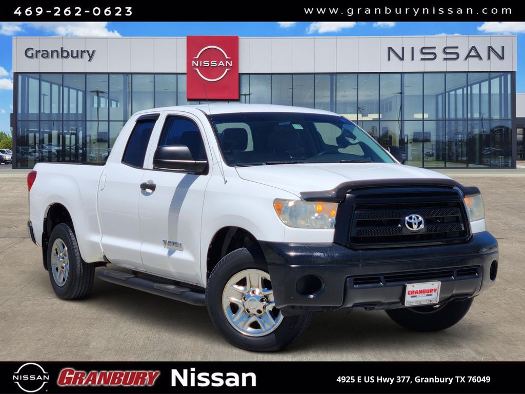 Super White 2013 Toyota Tundra Pickup Truck 4X2 6-Speed Automatic Overdrive