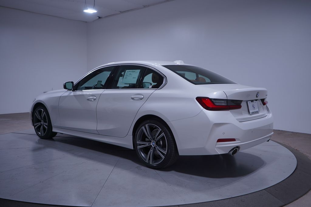 Thumbnail: 2024 BMW 3 Series - 3