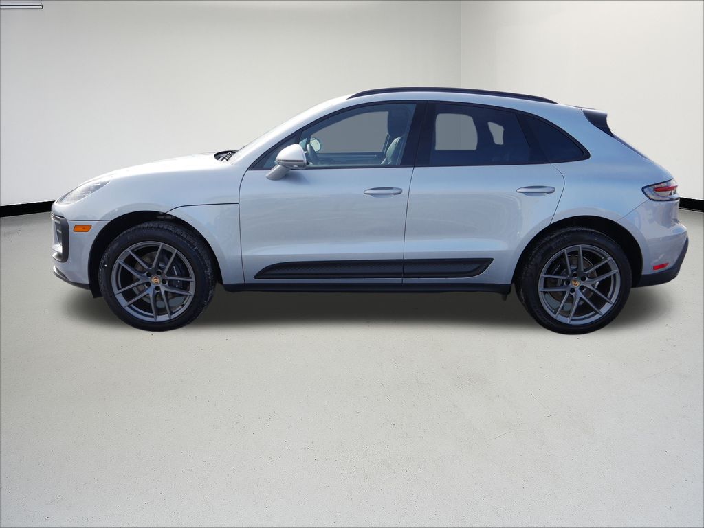Thumbnail: 2026 Porsche Macan - 2