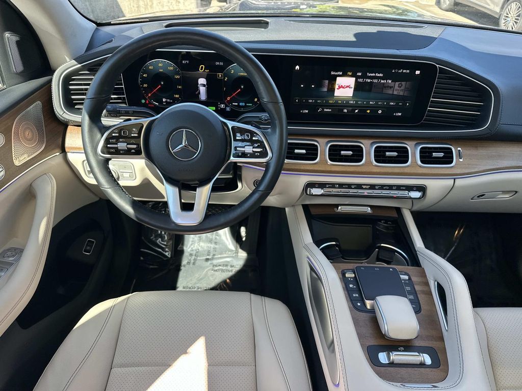 Thumbnail: 2022 Mercedes-Benz GLS - 21