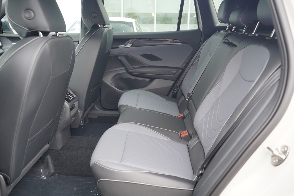 Thumbnail: 2025 Volkswagen Tiguan - 7