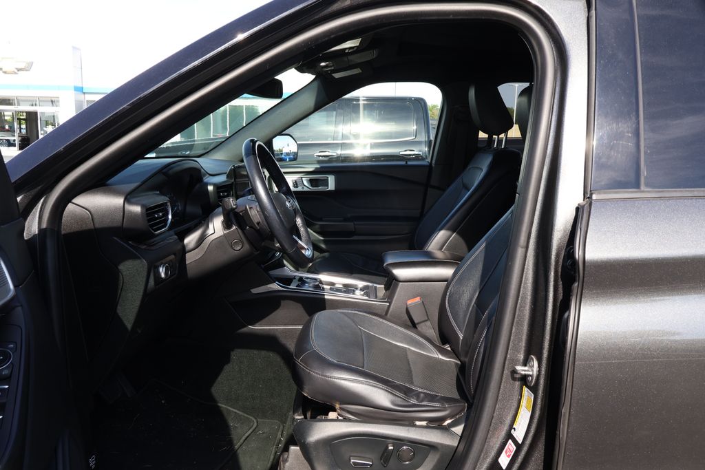 2020 Ford Explorer Limited 13