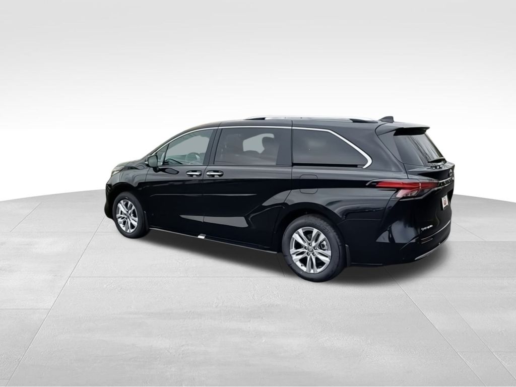 Thumbnail: 2025 Toyota Sienna - 6