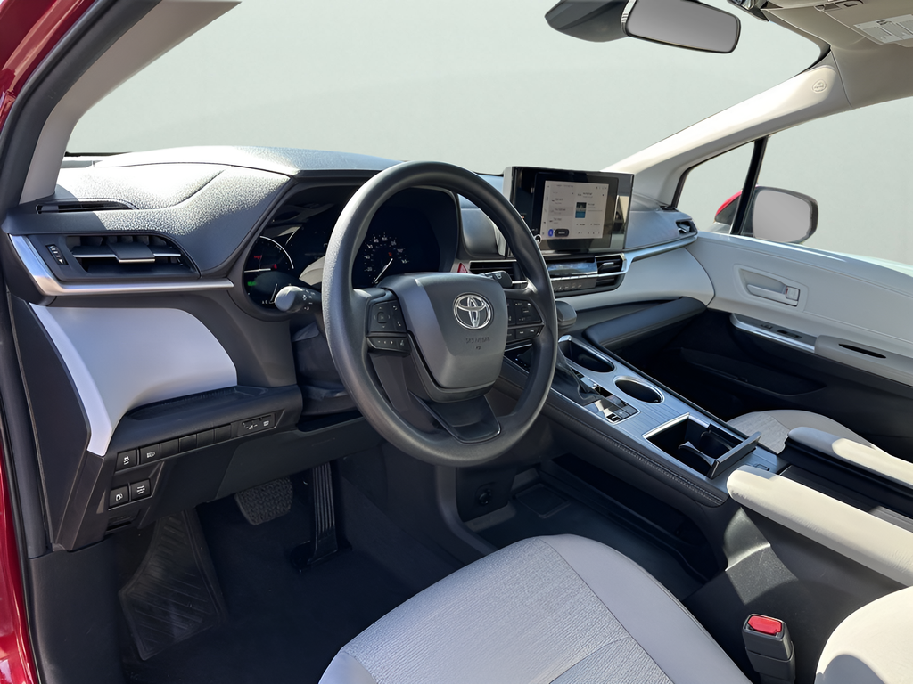 Used Car 2025 Toyota Sienna  Le For Sale Under $50,000 In Austin, Texas