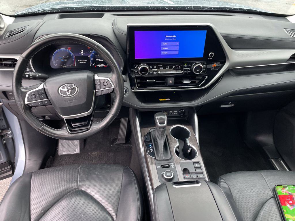 Used 2023 Toyota Highlander SUV