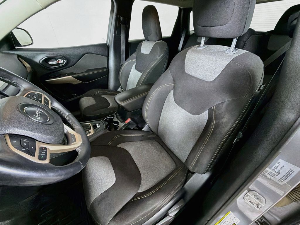 Used 2018 Jeep Cherokee SUV