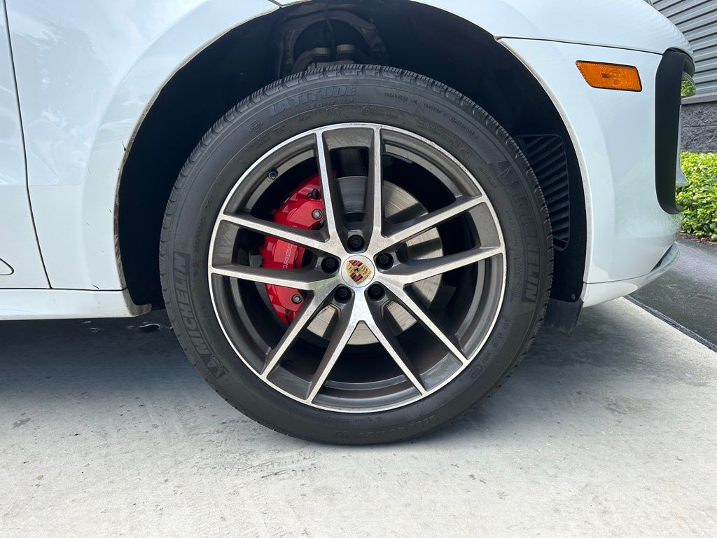 Thumbnail: 2023 Porsche Macan - 15