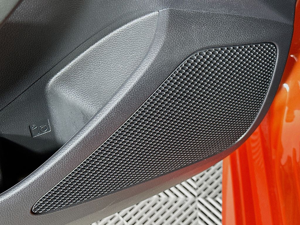 2023 Toyota Corolla SE 18