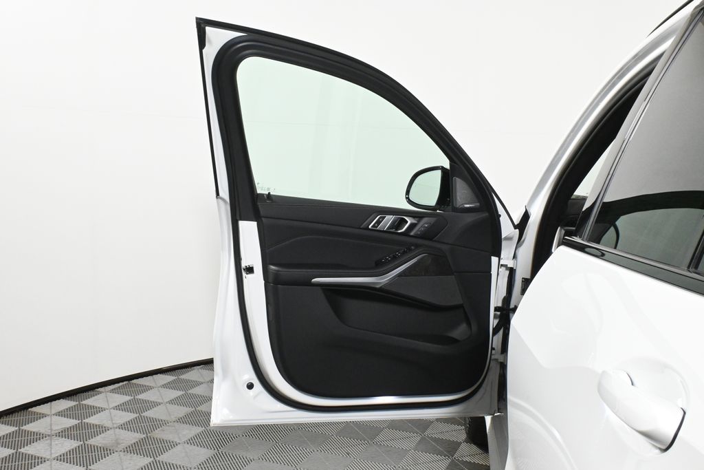 Thumbnail: 2026 BMW X5 - 29