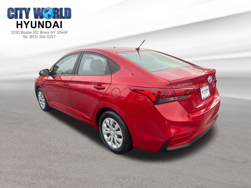 2022 Hyundai Accent SE 3