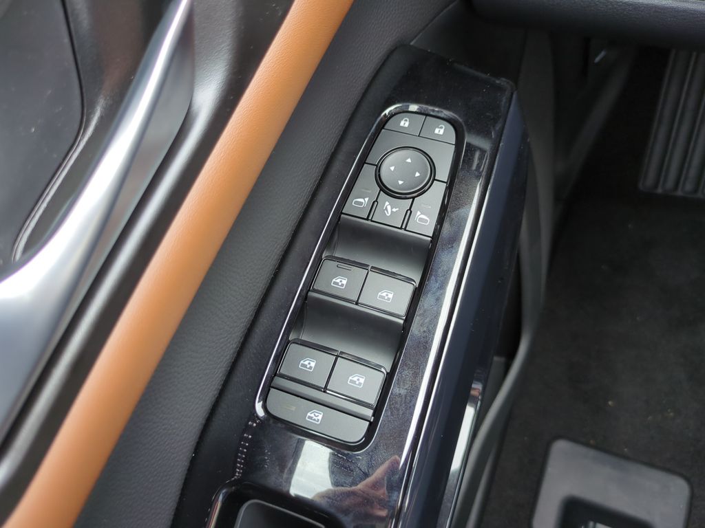 New 2026 White Nissan Platinum image 20