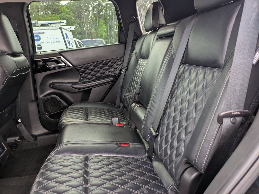 2022 Mitsubishi Outlander SEL Special Edition 2WD