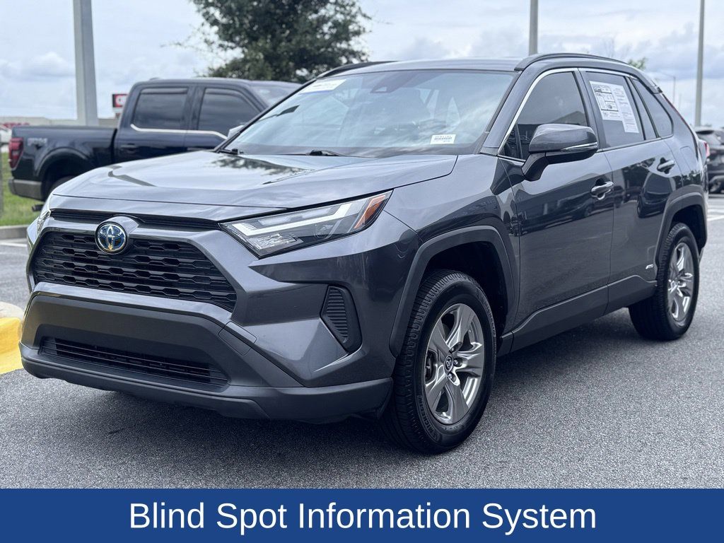2022 Toyota RAV4 Hybrid XLE