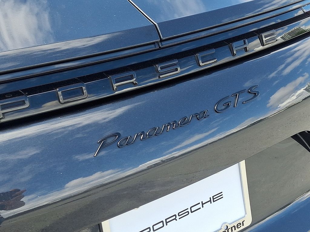 Thumbnail: 2019 Porsche Panamera - 32