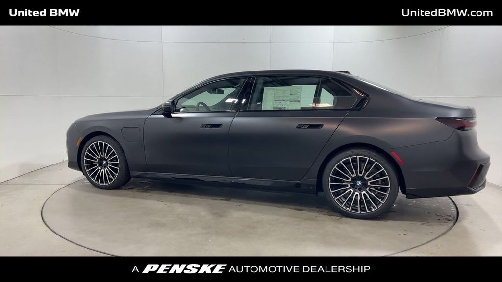 Thumbnail: 2026 BMW 7 Series - 6