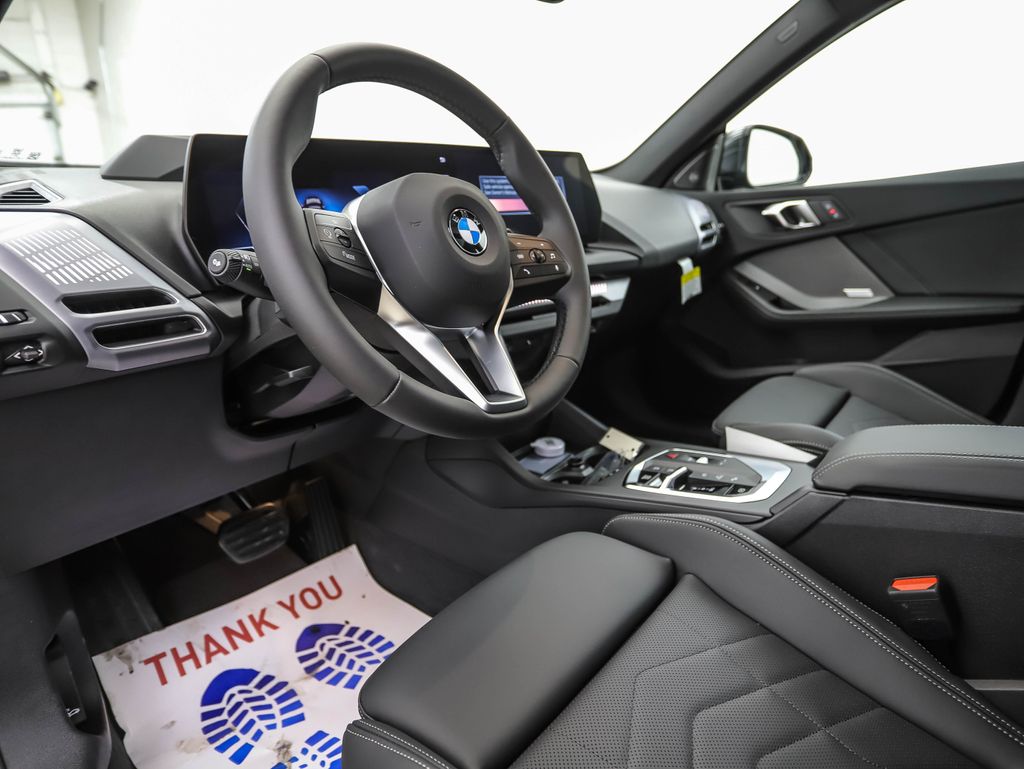 Thumbnail: 2025 BMW 2 Series - 10