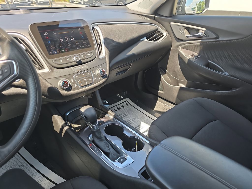 2024 Mosaic Black Metallic Chevrolet Malibu LT FWD Sedan