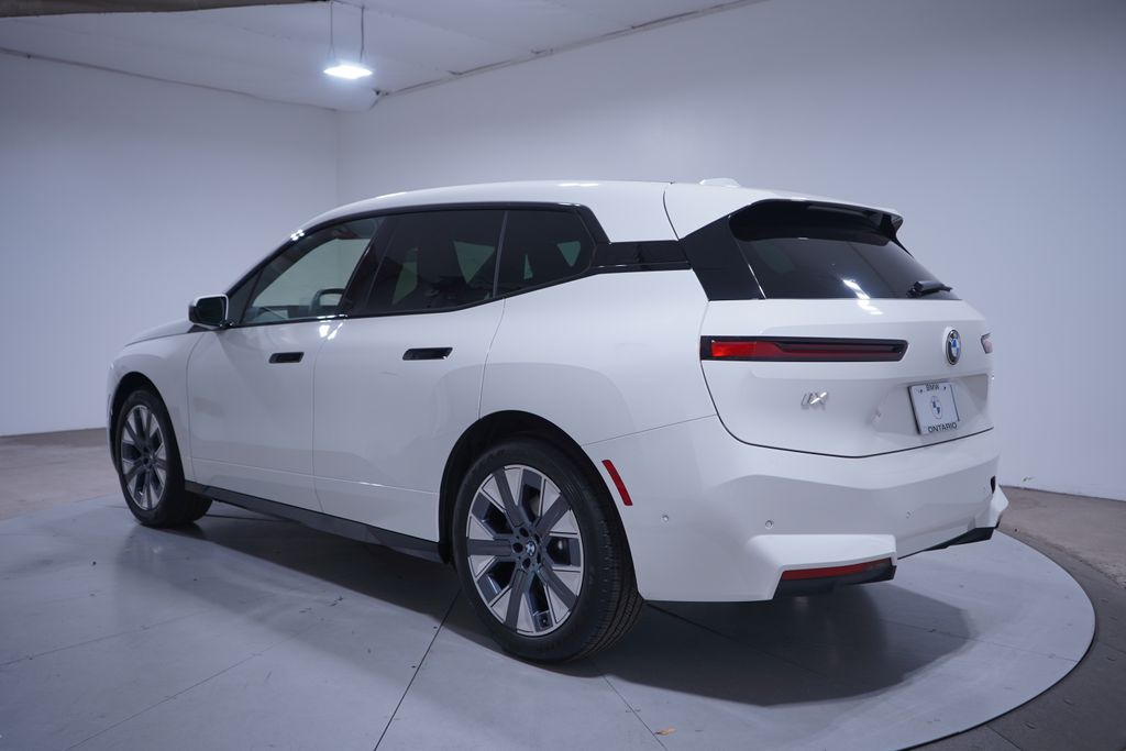 Thumbnail: 2026 BMW iX - 3