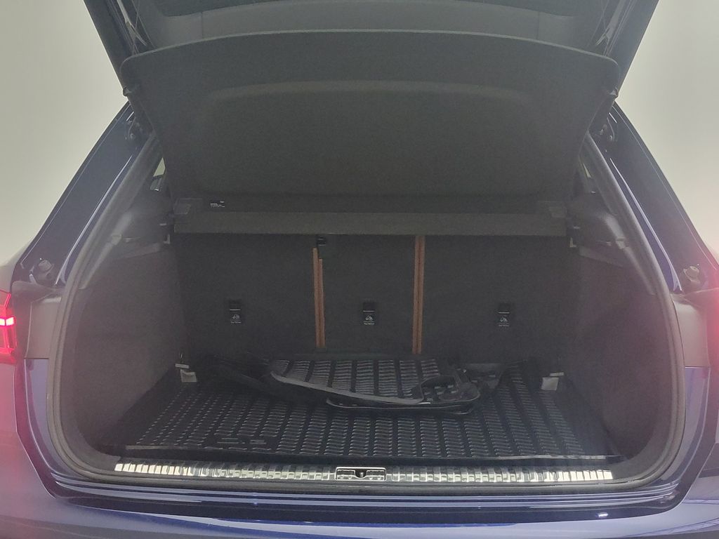 Thumbnail: 2022 Audi Q3 - 10