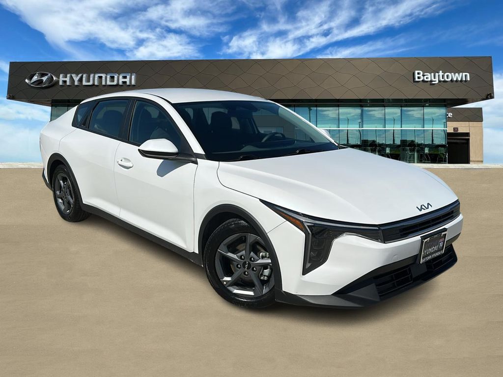 2025 Kia K4 LXS FWD