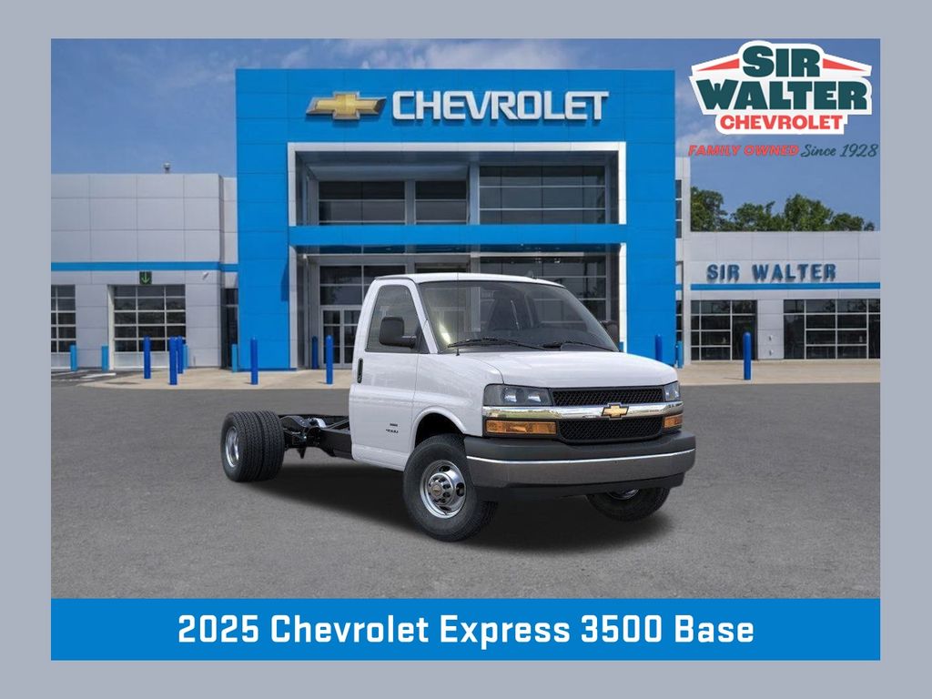 2025 Chevrolet Express 3500