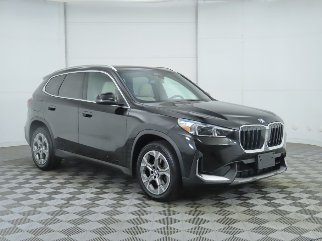 Thumbnail: 2023 BMW X1 - 3