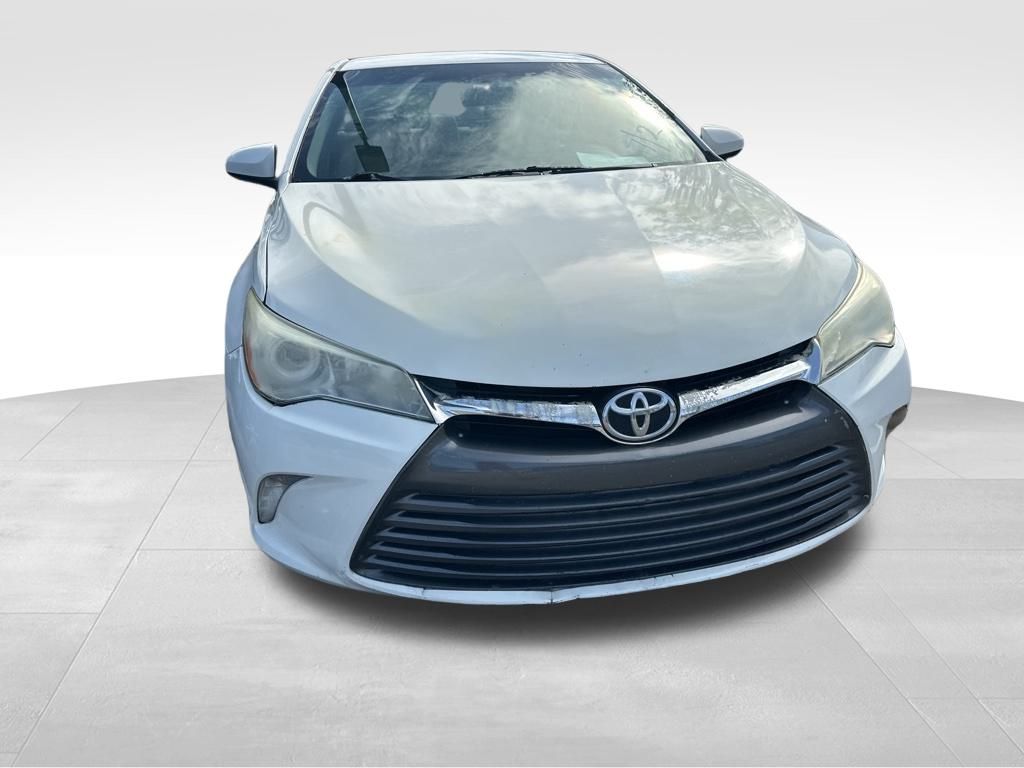 2015 White Toyota Camry LE FWD Sedan