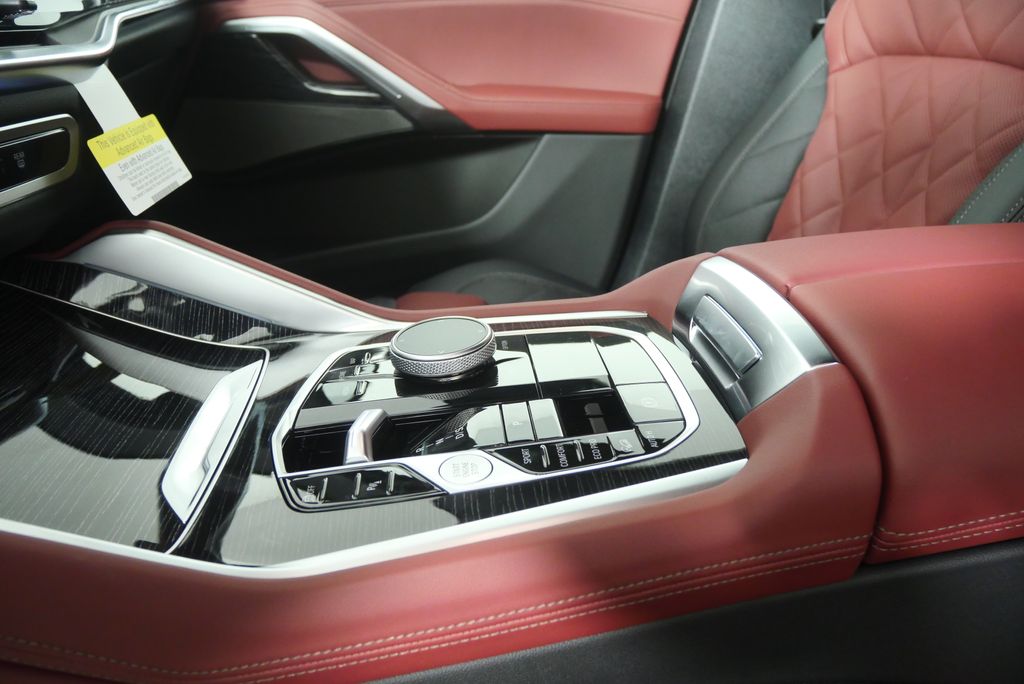 Thumbnail: 2027 BMW X6 - 22