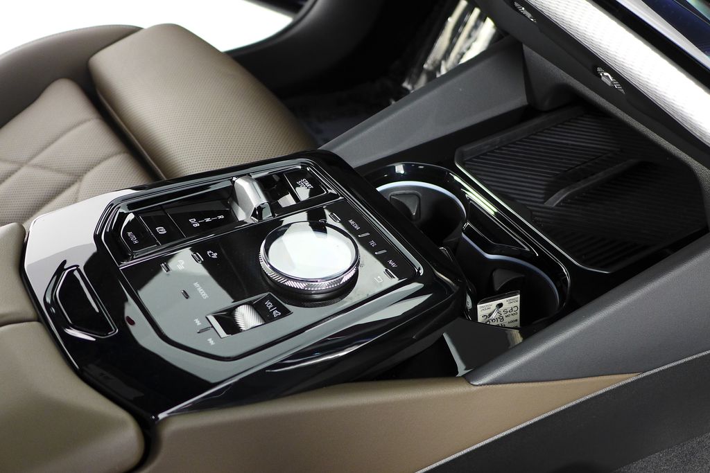 Thumbnail: 2024 BMW i5 - 15