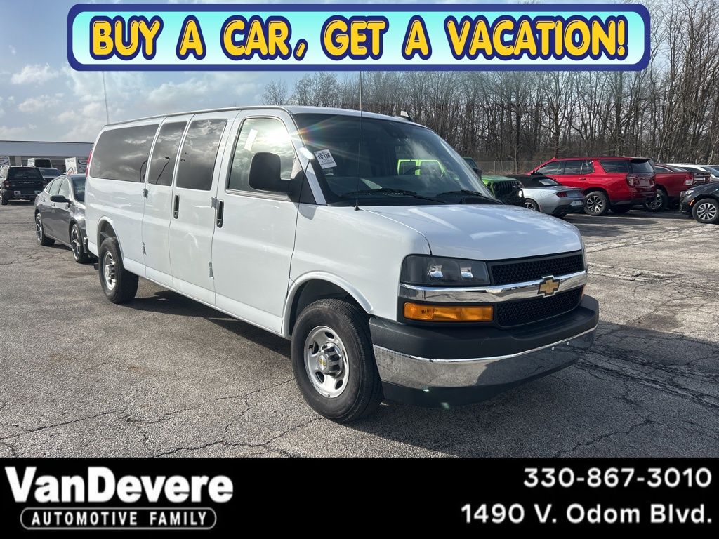 Summit White 2025 Chevrolet Express 3500 LT Extended RWD Van Rear-Wheel Drive