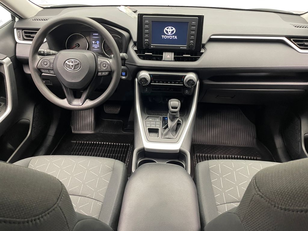 2021 Toyota RAV4 XLE 19