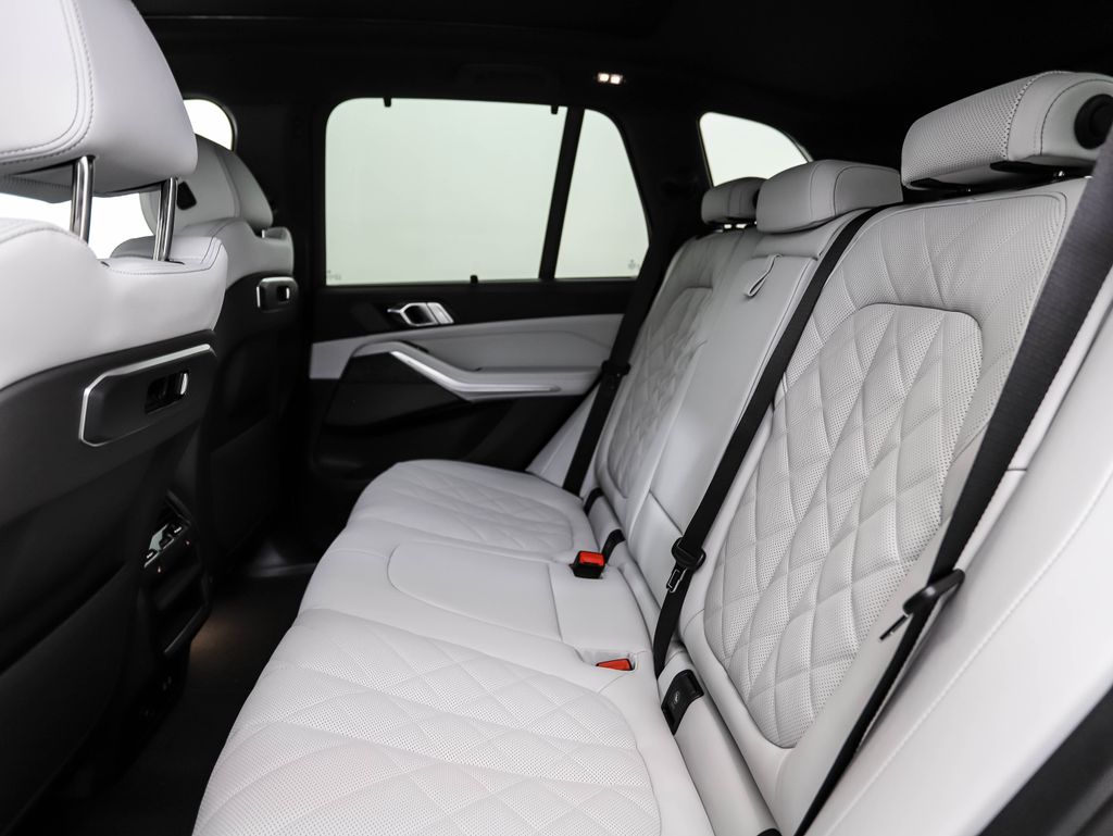 Thumbnail: 2026 BMW X5 - 22