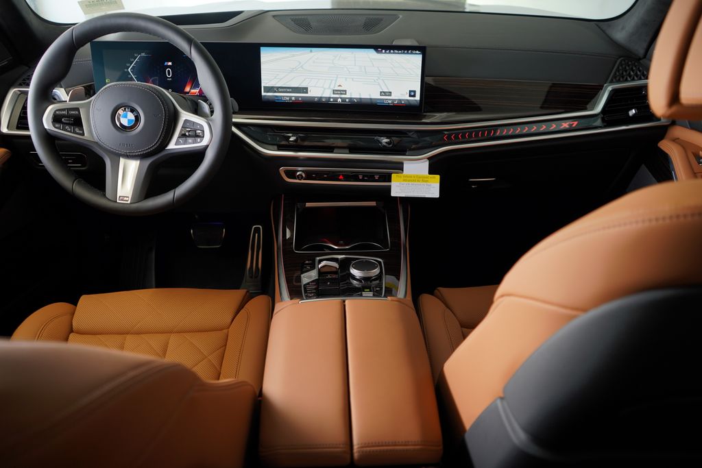 Thumbnail: 2026 BMW X7 - 14