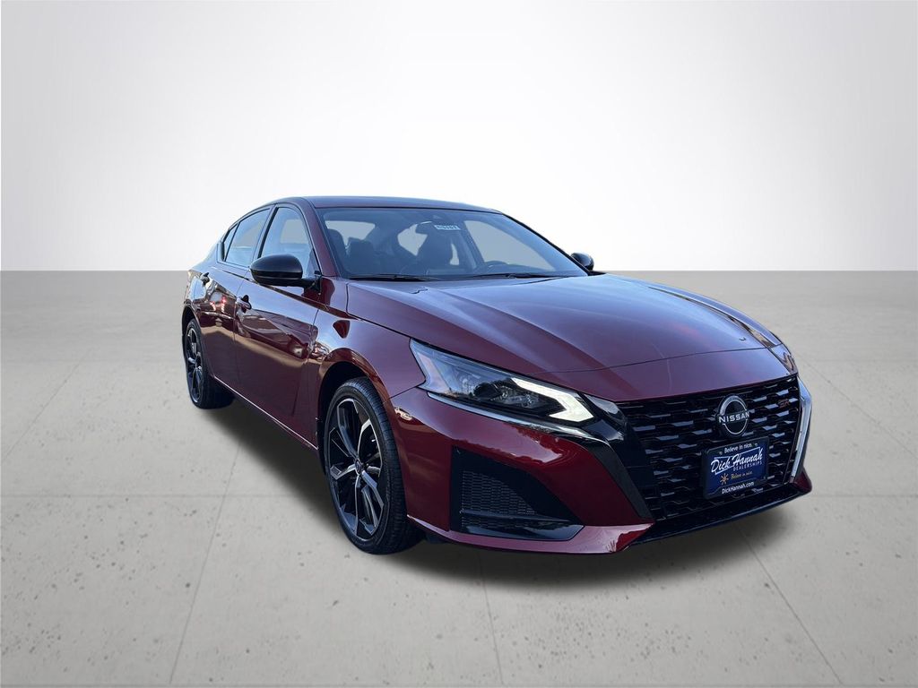 2025 Nissan Altima 2.5 SR