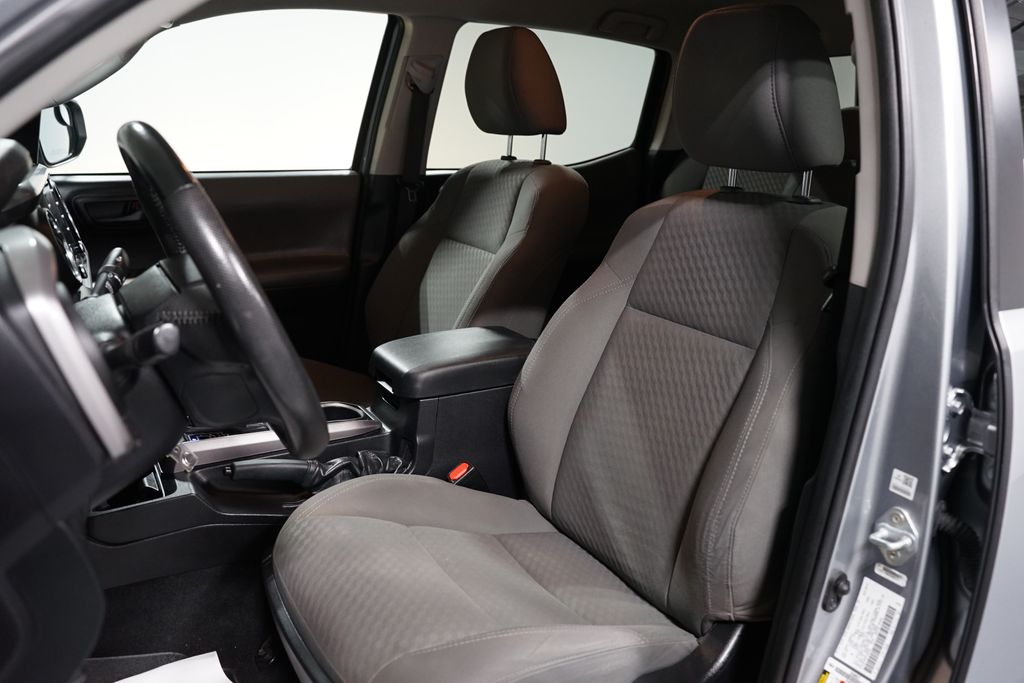 Thumbnail: 2021 Toyota Tacoma - 24