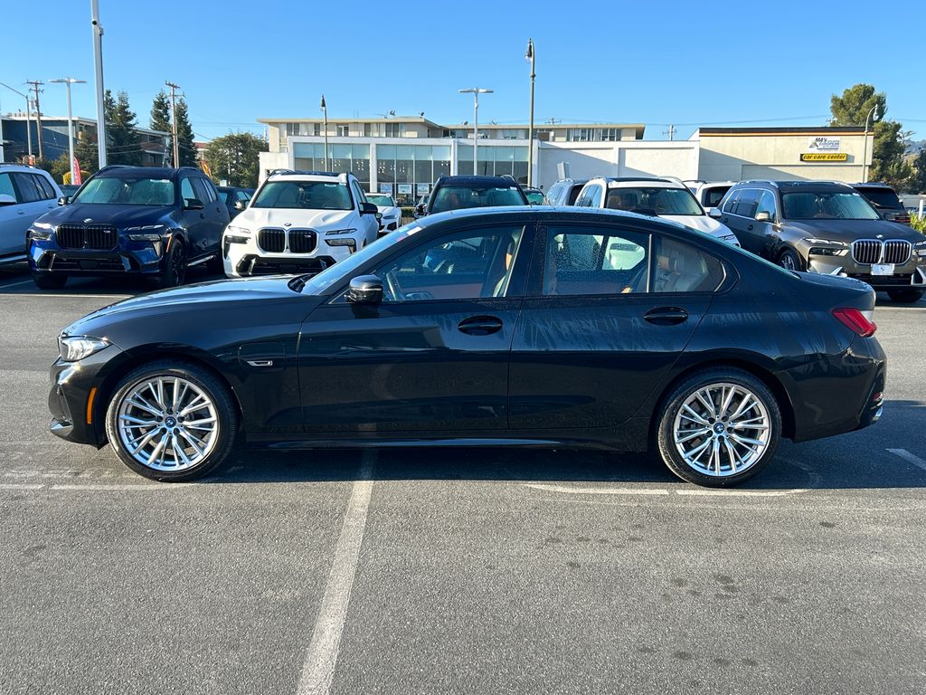 Thumbnail: 2023 BMW 3 Series - 2