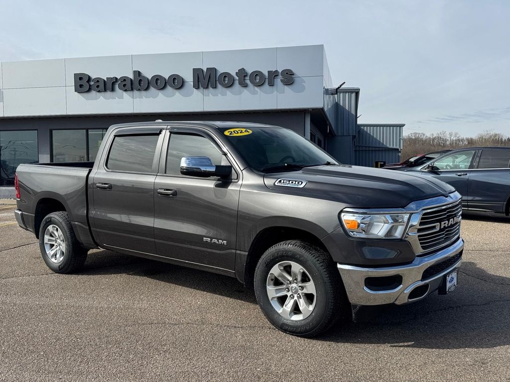 2024 RAM 1500 Laramie Crew Cab 4WD