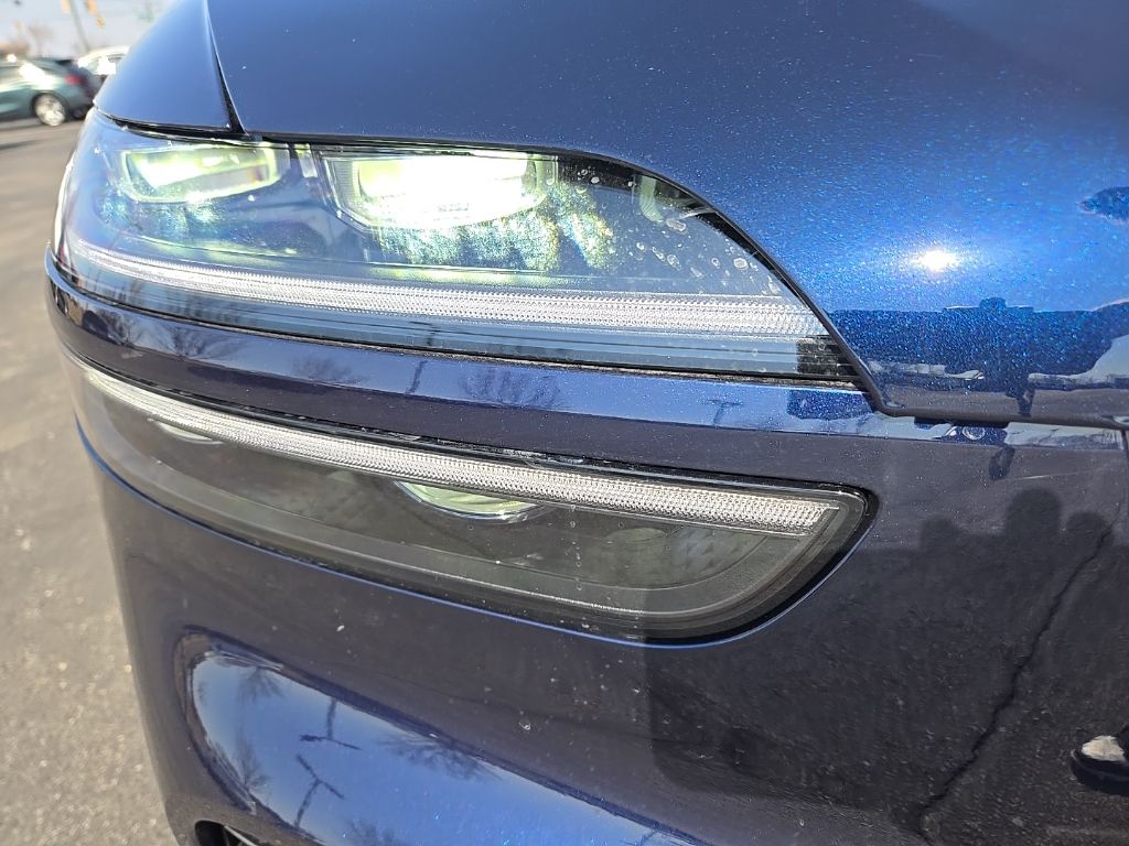 2025 Genesis GV70  10
