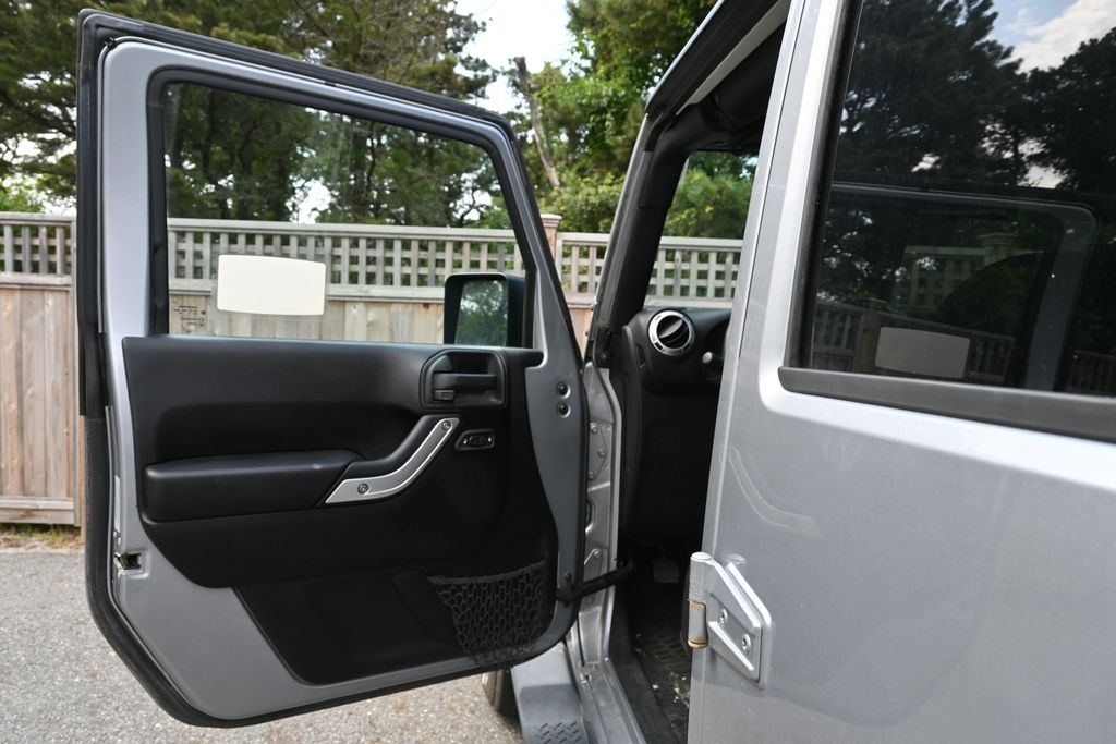 Thumbnail: 2015 Jeep Wrangler - 8