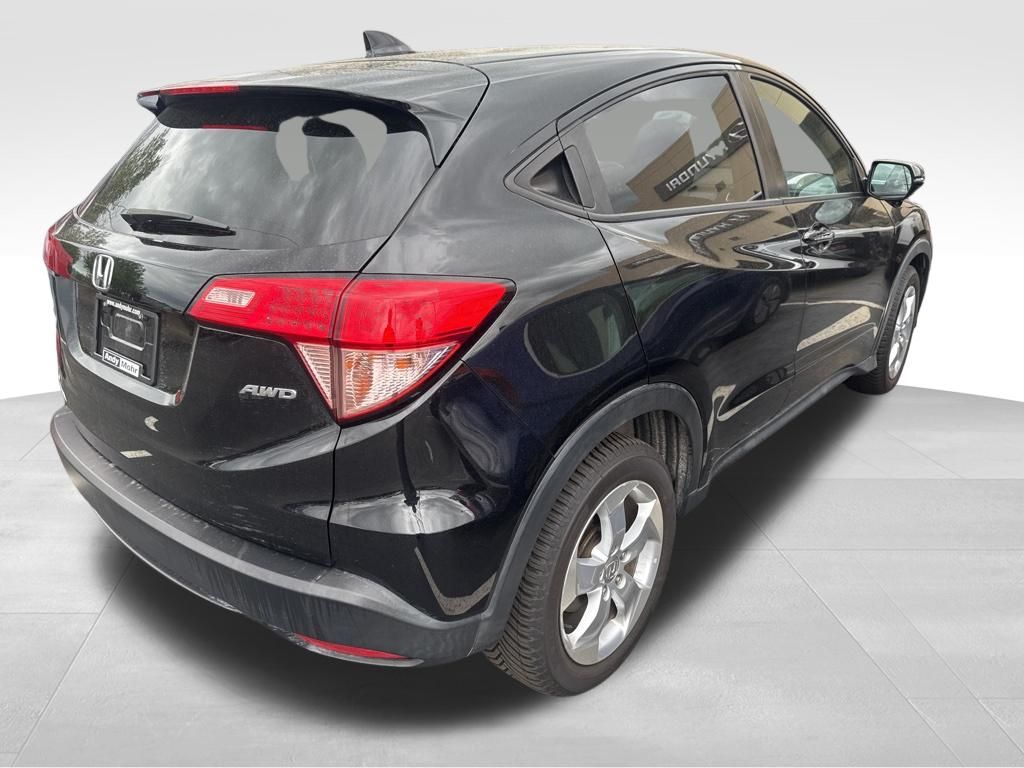 View vehicle photo 6