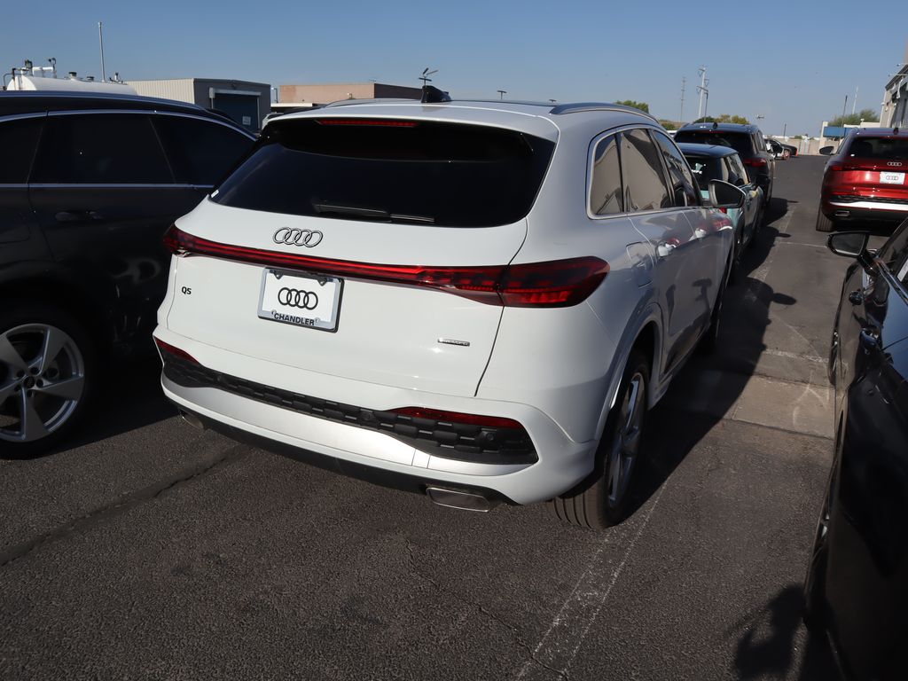 Thumbnail: 2025 Audi Q5 - 3