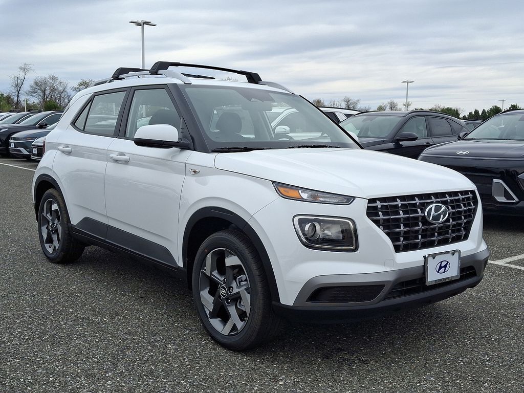 2025 Hyundai Venue SEL 2