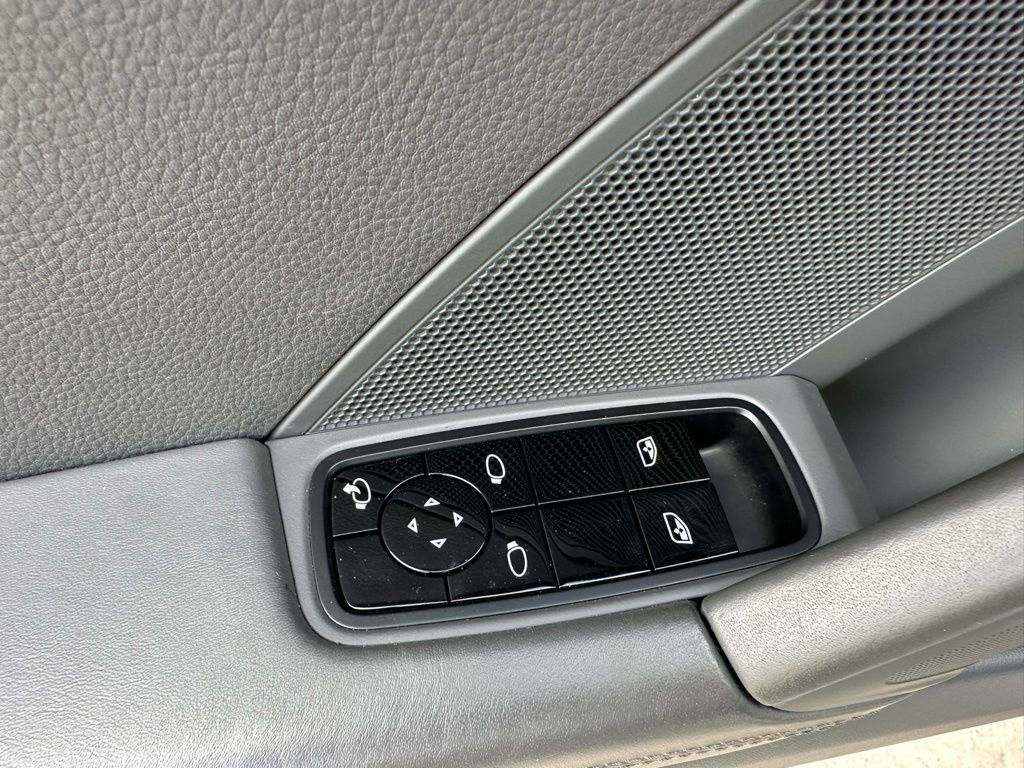 Thumbnail: 2020 Porsche 911 - 22