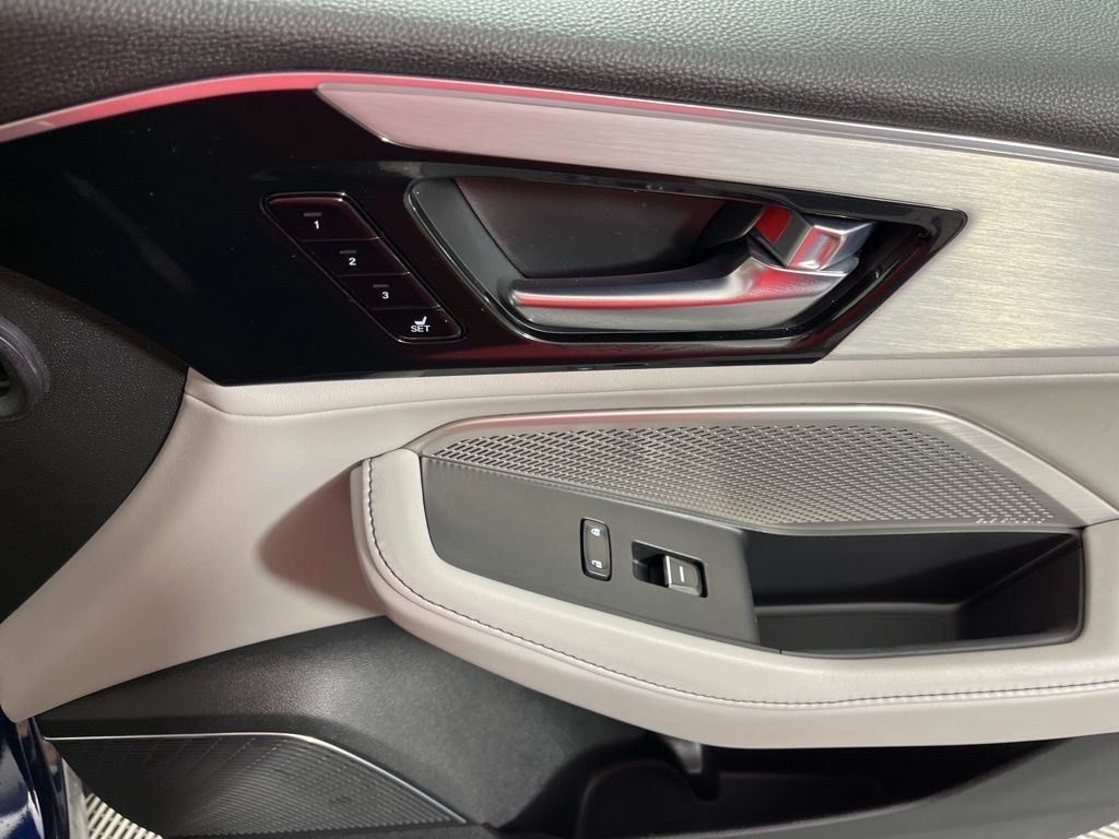 Thumbnail: 2023 Acura MDX - 22